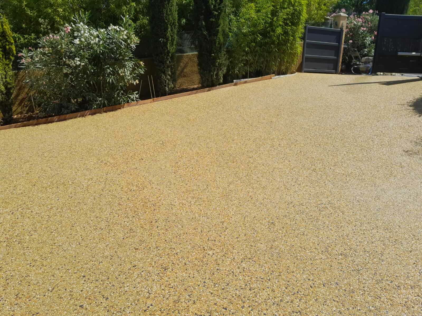 cours-jardin-beton-lave
